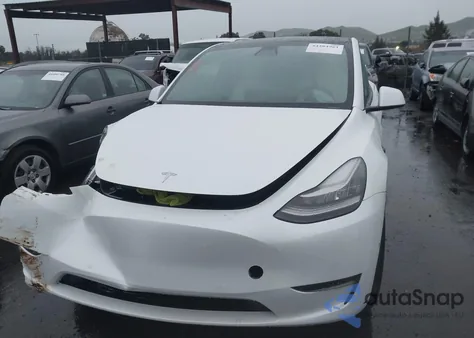 2021 Tesla Model Y Long Range Dual Motor All-Wheel Drive z USA, uszkodzony, nr VIN 5YJYGDEE5MF201460